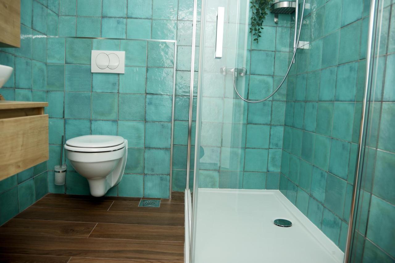 Tanya-apartments And Gostinjska kuća 3*