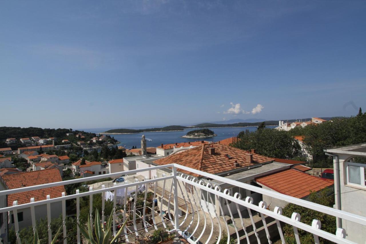 Tanya-apartments And Hvar Town