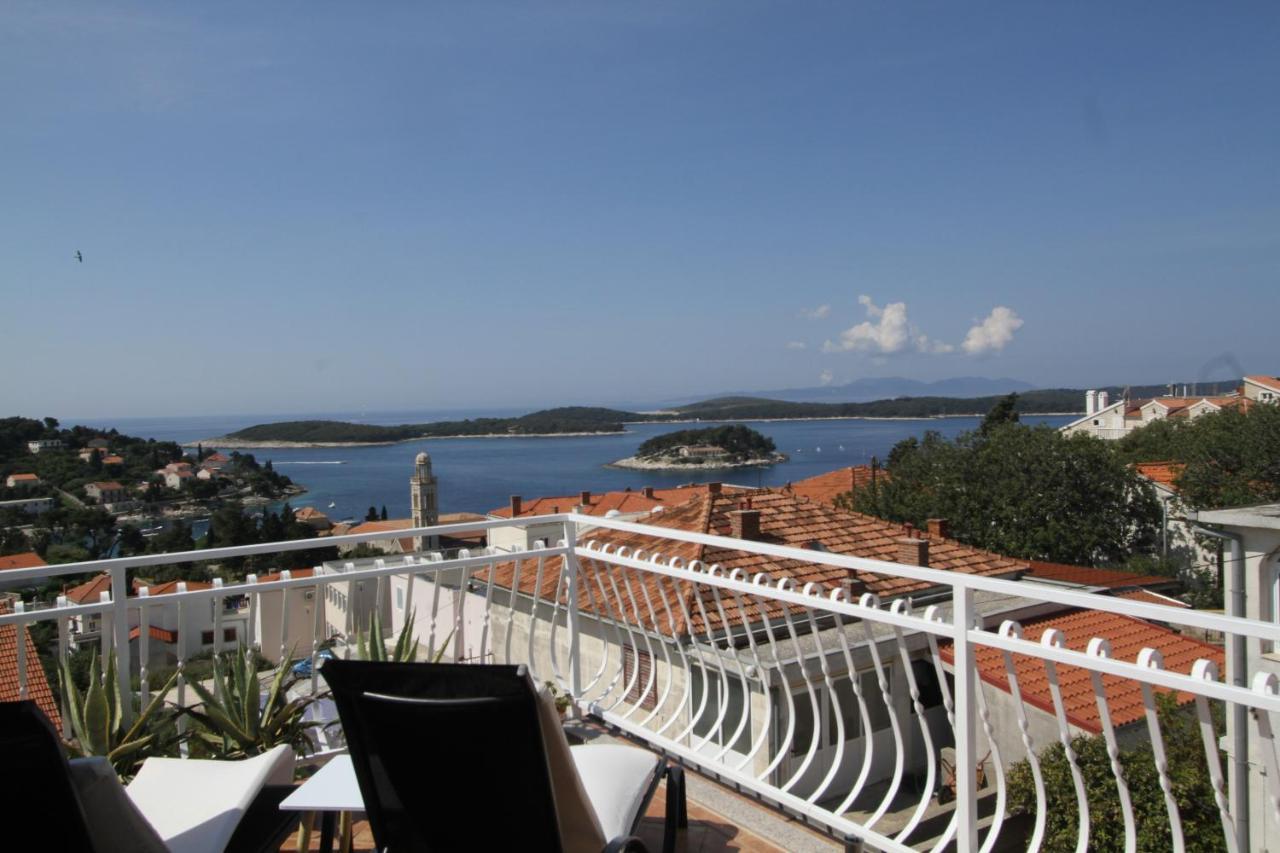 Tanya-apartments And 3* Hvar Town