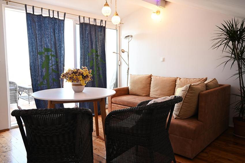 Tanya-apartments And Gostinjska kuća 3*