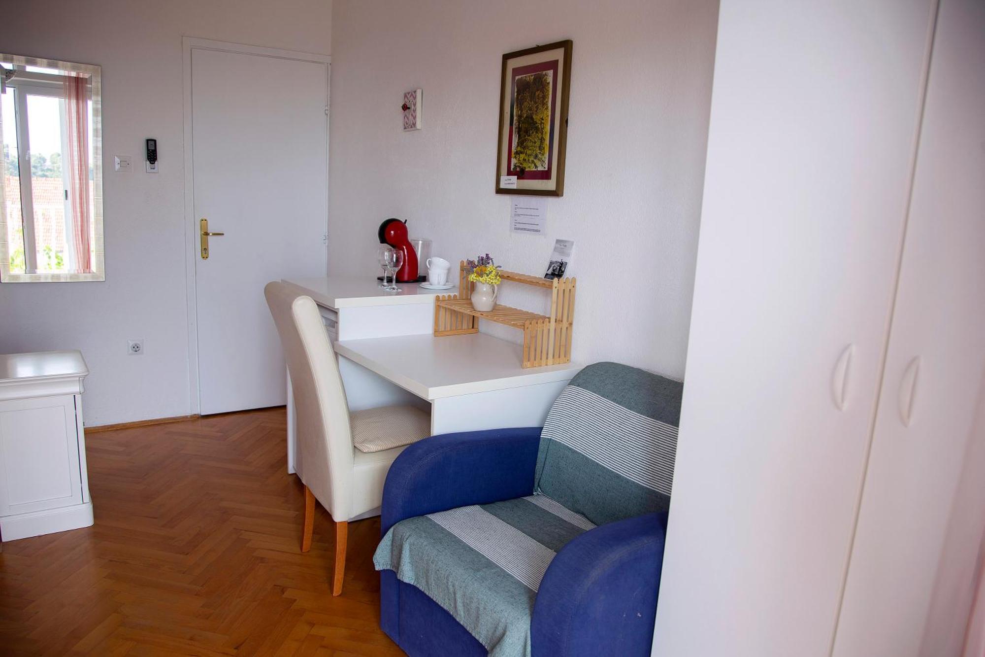 Tanya-apartments And Guest house Hvar Town