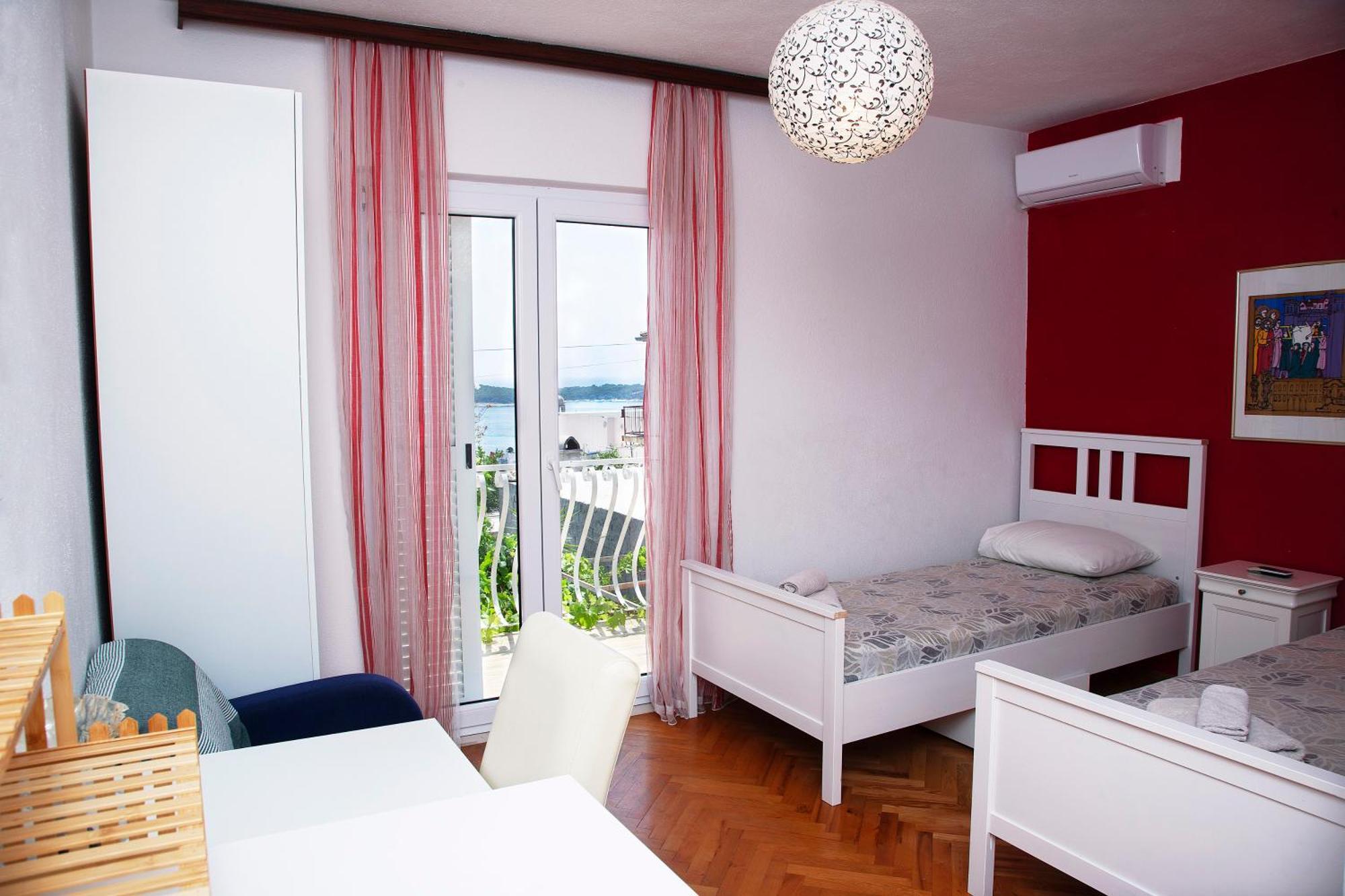 Tanya-apartments And Guest house 3*