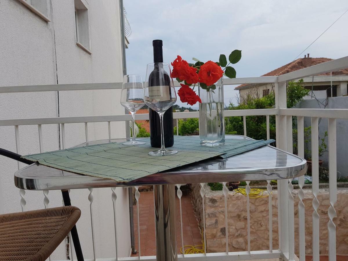 Tanya-apartments And Gostinjska kuća 3*