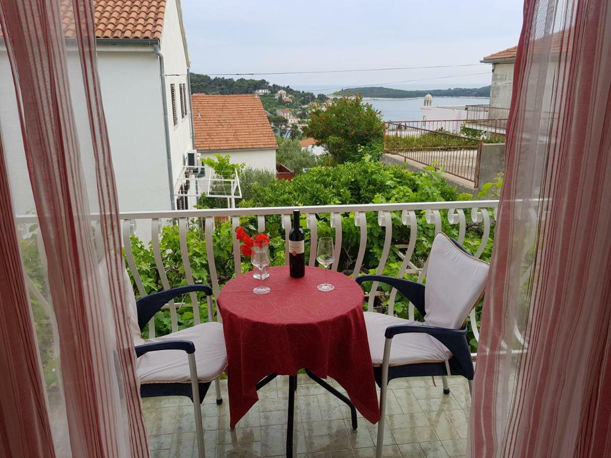 Tanya-apartments And Hvar Town