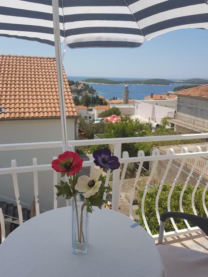 Tanya-apartments And 3* Hvar Town
