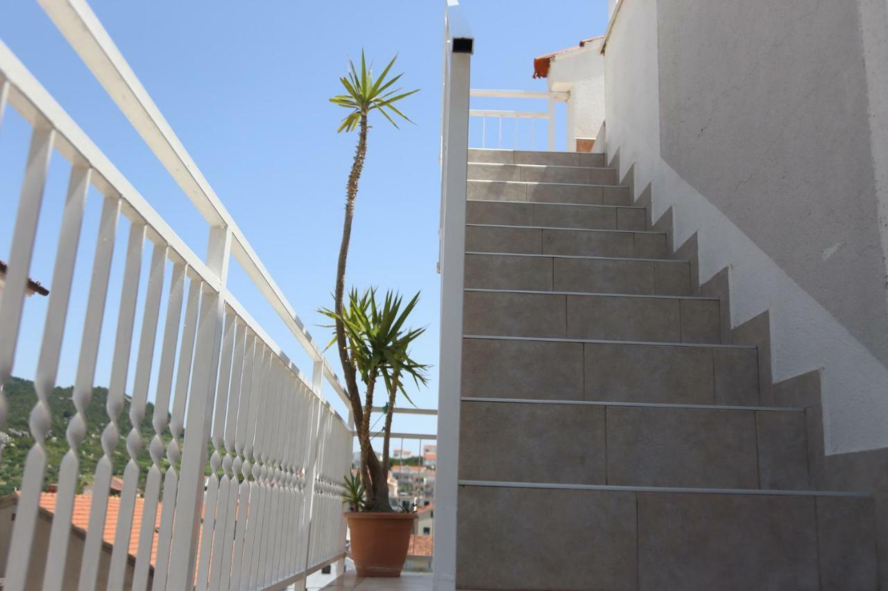 Tanya-apartments And Gostinjska kuća 3*