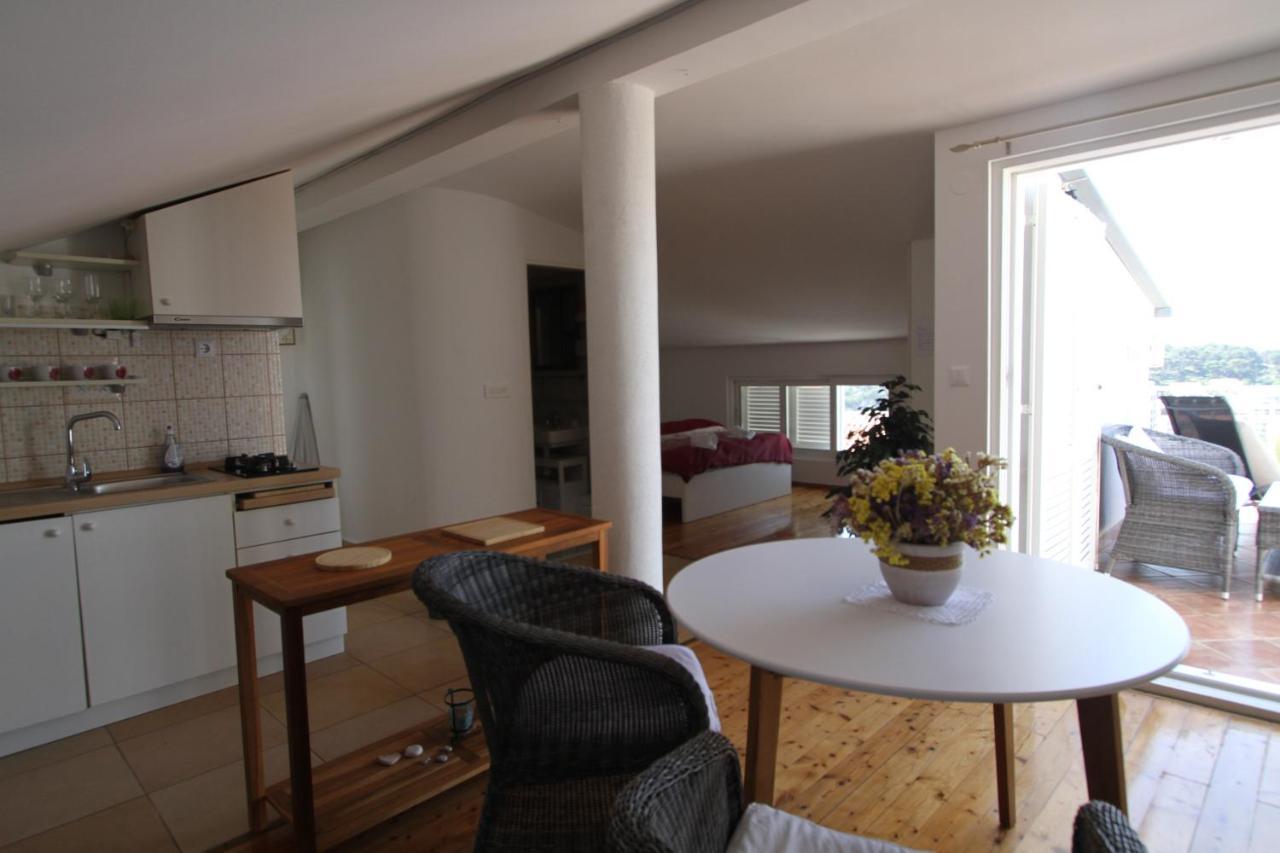 Tanya-apartments And Hvar Town