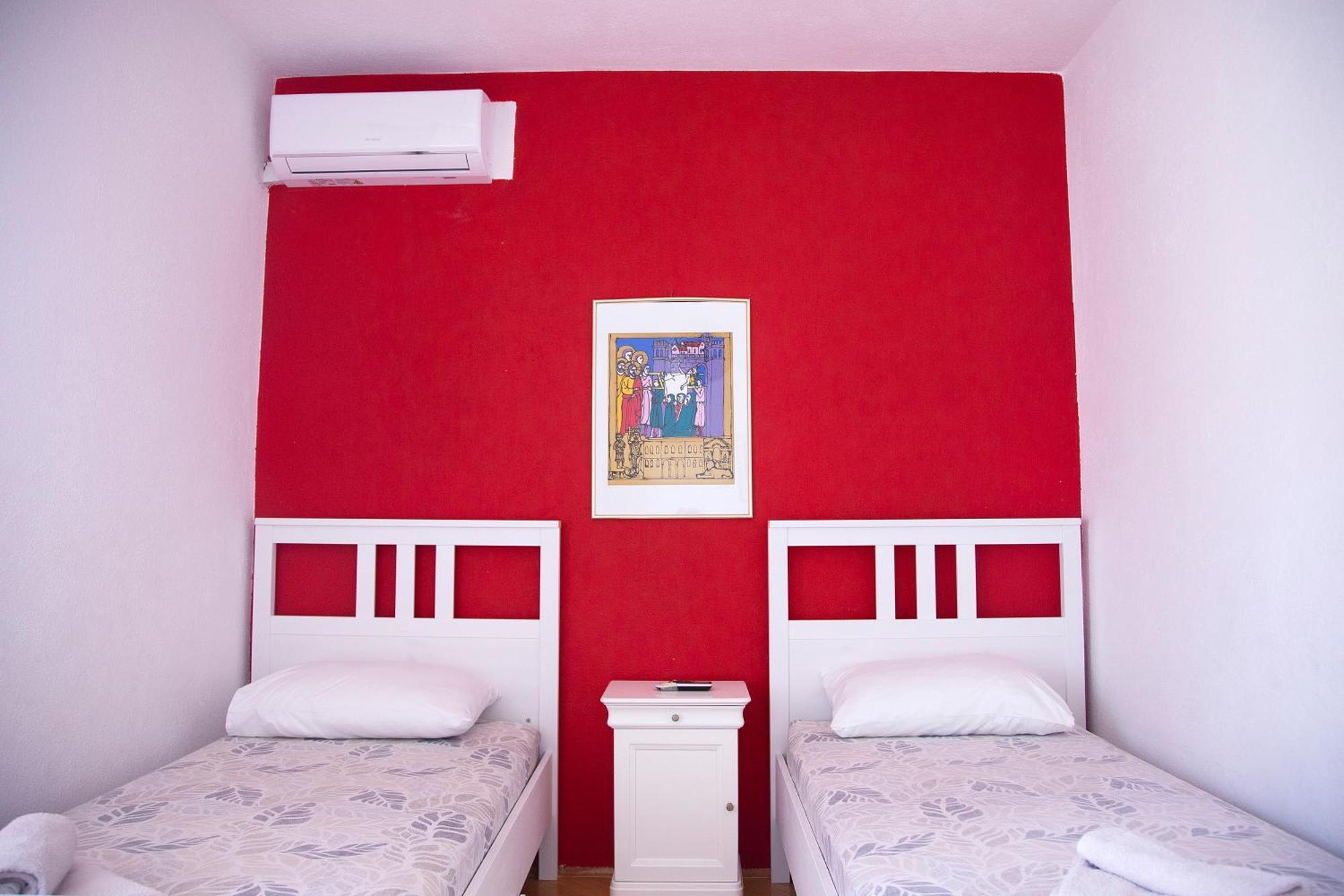 Casa de hóspedes Tanya-apartments And