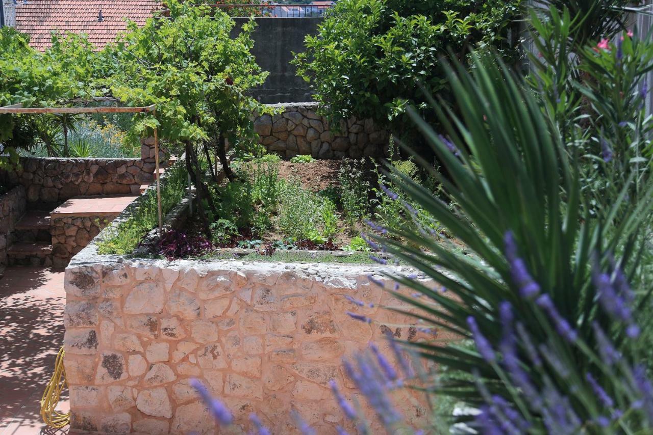 Casa de hóspedes Tanya-apartments And Hvar Town